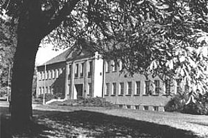 View of the main building in 1955 (Photo: ATB)