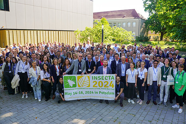 Group photo of the Insecta participants on the ATB site