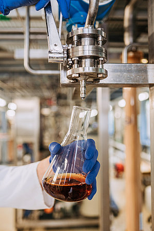 Biotechnological conversion: production of lactic acid from residues (Photo: Manuel Gutjahr) Biotechnological conversion: production of lactic acid from residues (Photo: Manuel Gutjahr)