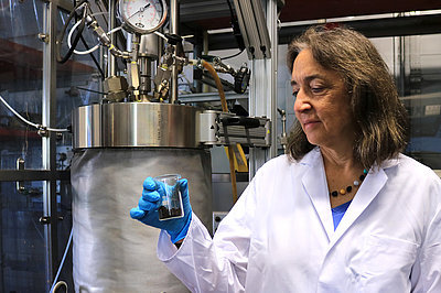 Karbonisierung von Reststoffen: HTC-Reaktor im Biokohletechnikum (Foto: Foltan/ATB) Karbonisierung von Reststoffen: HTC-Reaktor im Biokohletechnikum (Foto: Foltan/ATB)