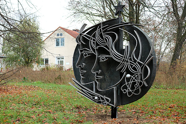 Sculpture by Werner Nerlich on the ATB campus (Photo: Foltan/ATB)