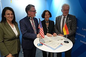Unterzeichnung des Memorandum of Understanding