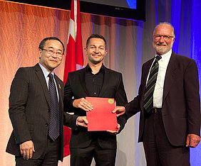 Pingfan Rao (IUFoST president), Dr. Kai Reineke (Mitte), Prof. Dr. Dietrich Knorr (rechts). Foto: IUFoST