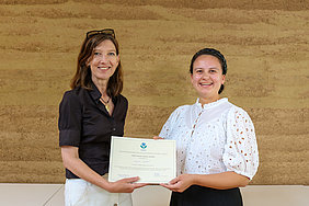 Preisträgerin des Young Minds Awards Raquel Lozano 