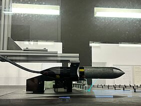 Lasersensor über Stallmodell in Windkanal