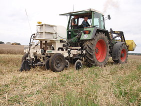 "Looking into the soil" by means of sensors (Photo: Gebbers/ATB)