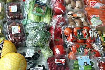 Vorverpacktes Obst und Gemüse im Einzelhandel (Foto: Foltan)
