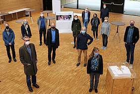 Participants of the INFECTIONS plenary meeting in the foyer of the CIRCLE (Photo:ATB)