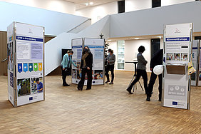 EFRE-Ausstellung im Foyer der CIRCLE (Foto: Foltan/ATB)