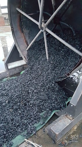 Biochar produced from bedding material (Photo: Werner/ATB)