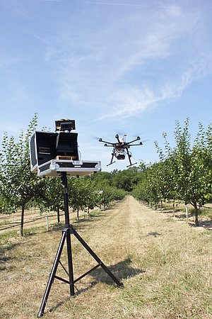 Overflight of orchards to gather information on plant status (Photo: ATB)